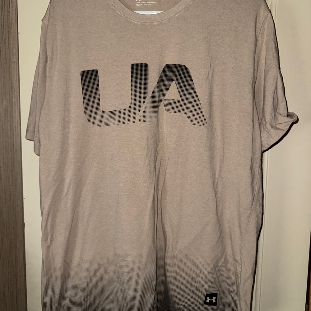 Under Armour Men's Beige UA Logo Tee
